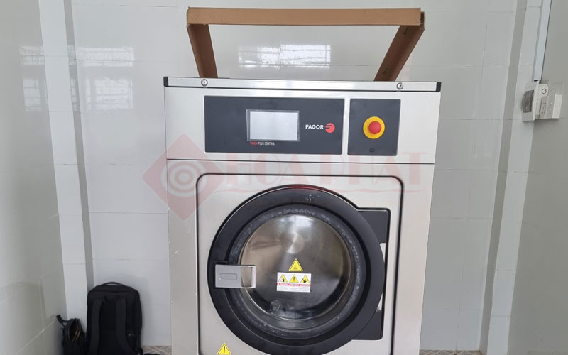 Giá máy giặt công nghiệp Fagor